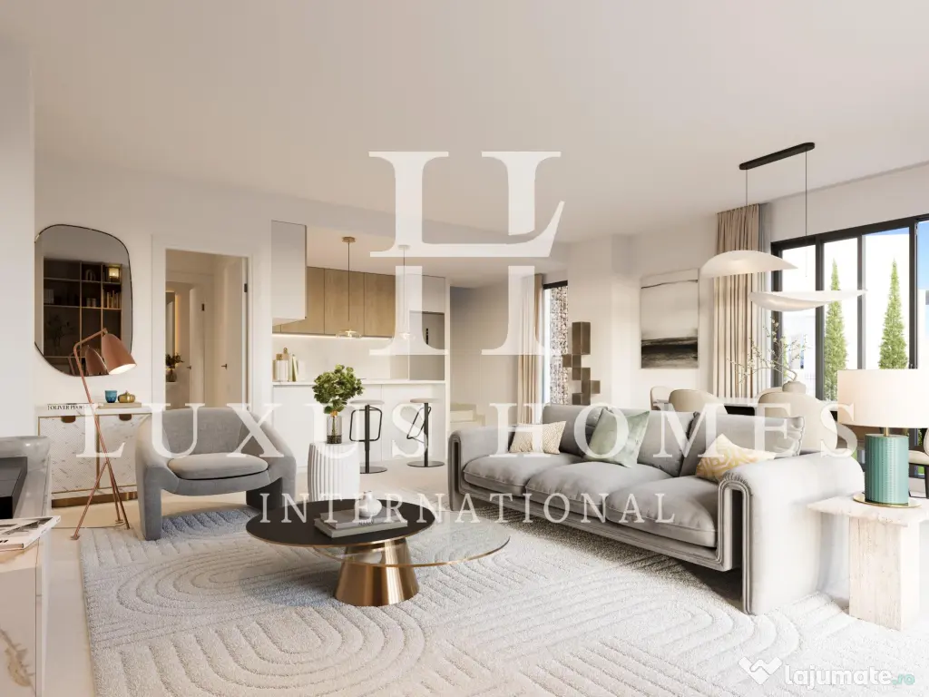 Casă cu terase cu vedere spre mare și grădini, situată într-un cadru liniștit 