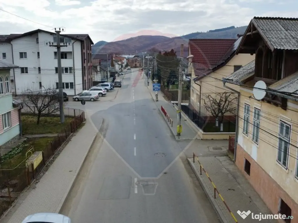 Casă de vânzare în GURA HUMORULUI zona Ariniș 250 mp ... 