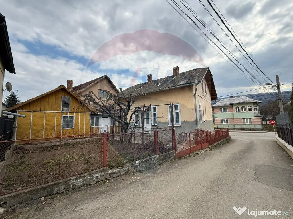 Casă de vânzare în GURA HUMORULUI zona Ariniș 250 mp ... 