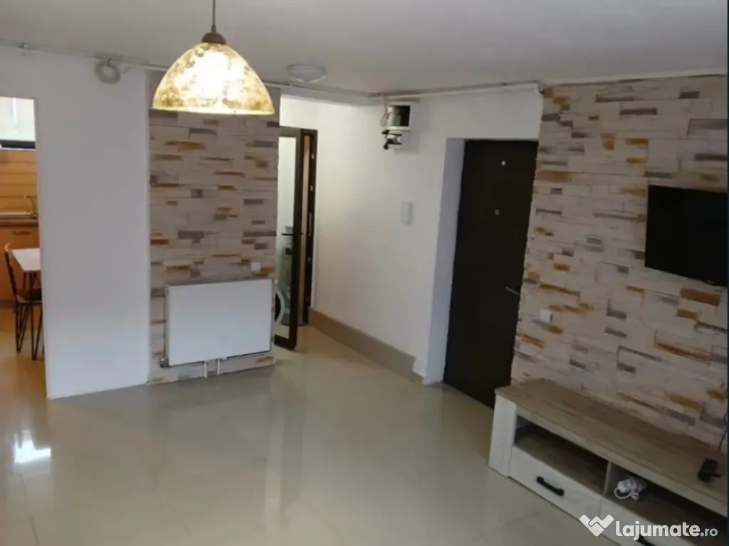 Garsoniera semidecomandata - zona Tractorul 