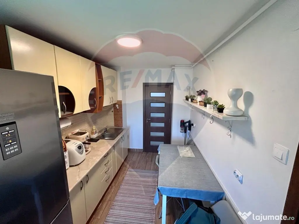 Apartament spatios cu terasa de inchiriat 