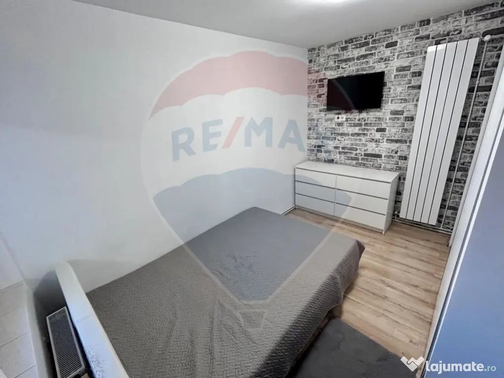 Apartament spatios cu terasa de inchiriat 