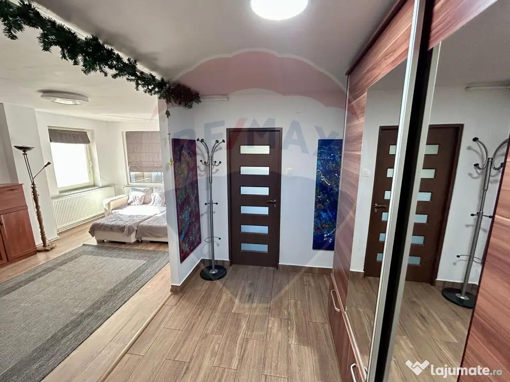 Apartament spatios cu terasa de inchiriat 