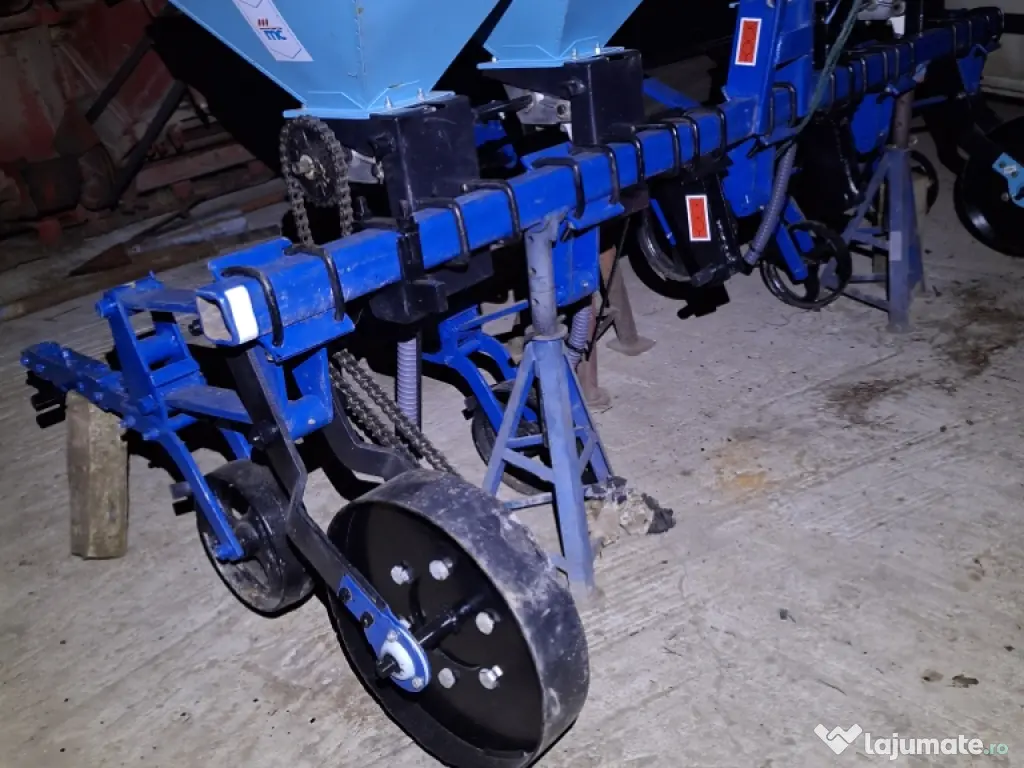 Prasitoare / cultivator cu fertilizare 