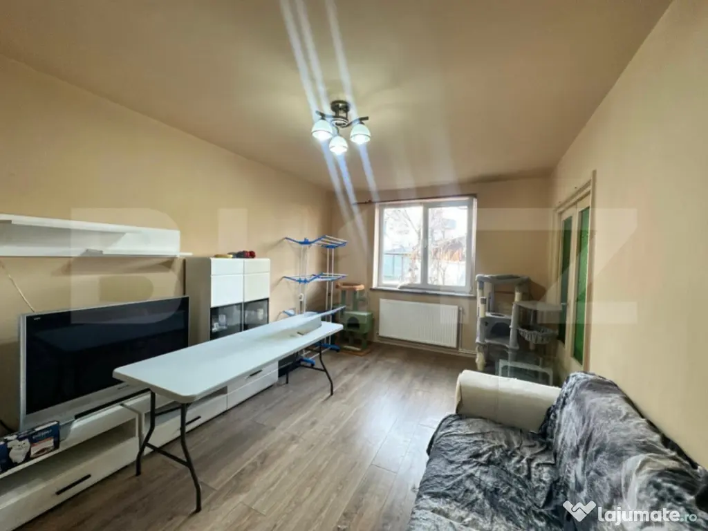 Apartament 3 camere, 64 mp, zona Piata Mare