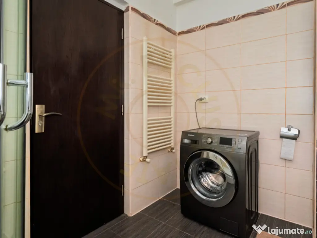 Inchiriere apartament 2 camere Ultracentral + loc de parcare 