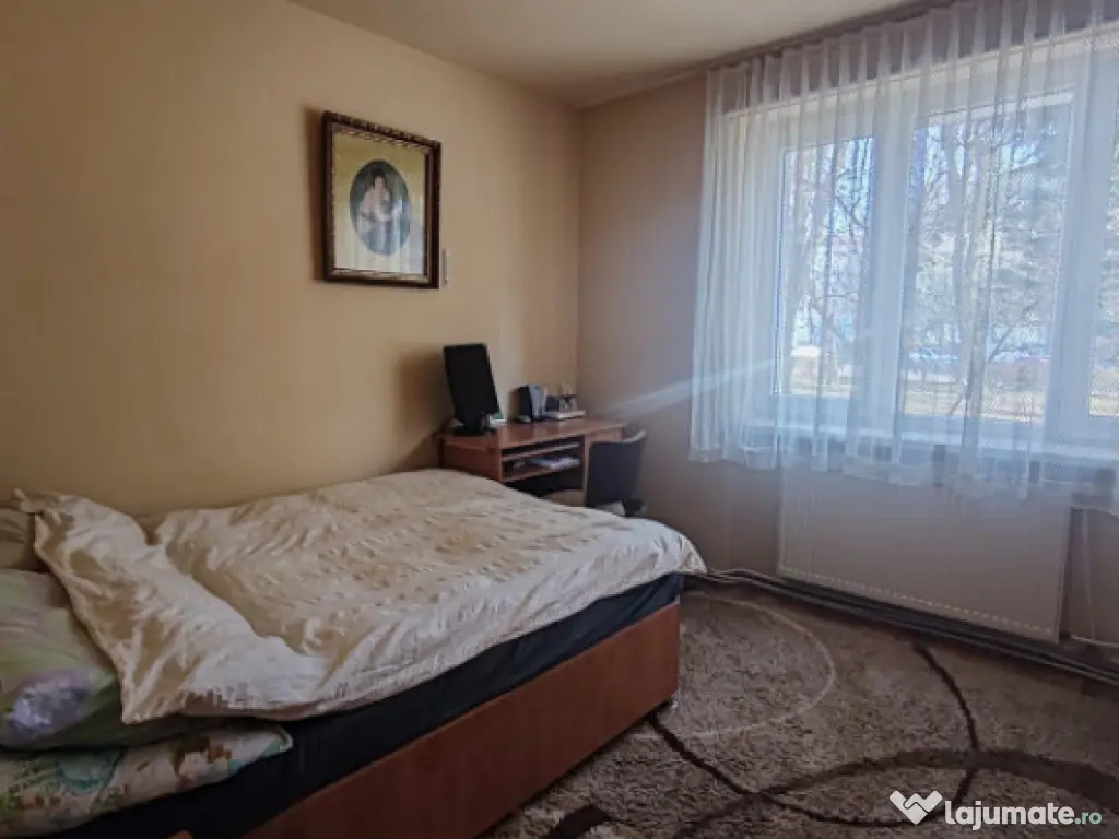 Apartament 3 camere, 70 mp, zonă Sasar 