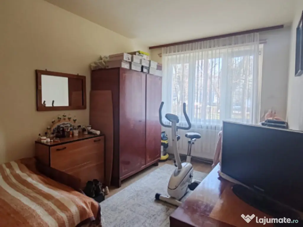 Apartament 3 camere, 70 mp, zonă Sasar 