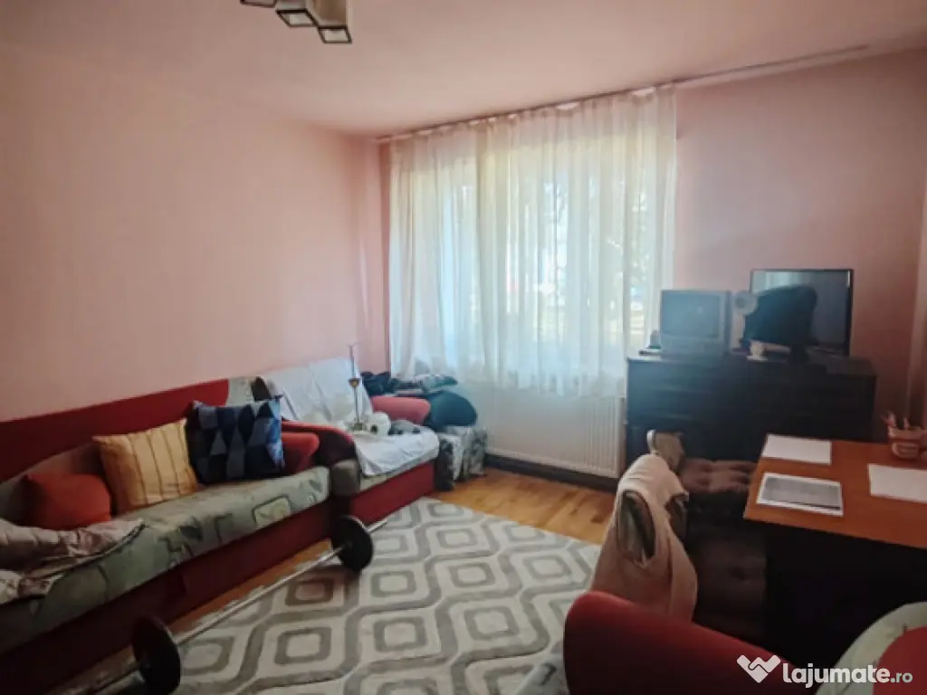 Apartament 3 camere, 70 mp, zonă Sasar 