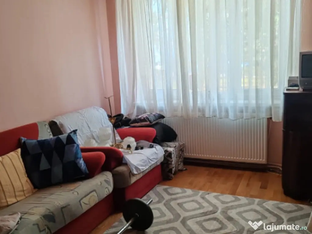 Apartament 3 camere, 70 mp, zonă Sasar 