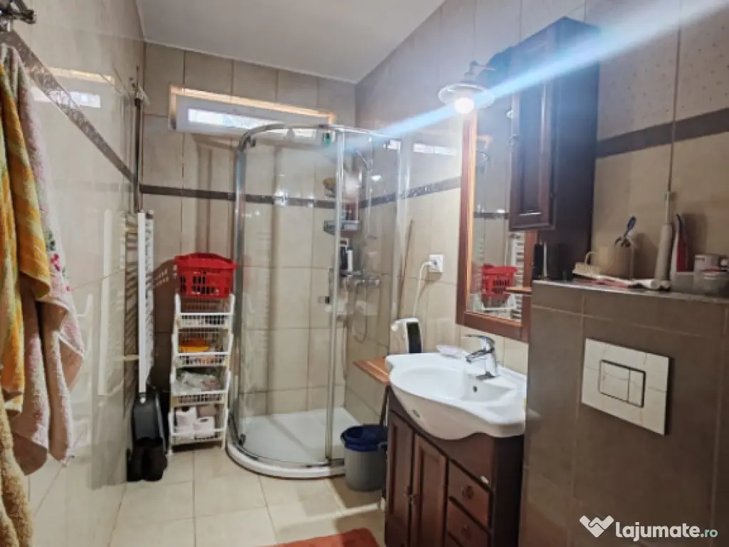 Apartament 3 camere, 70 mp, zonă Sasar 