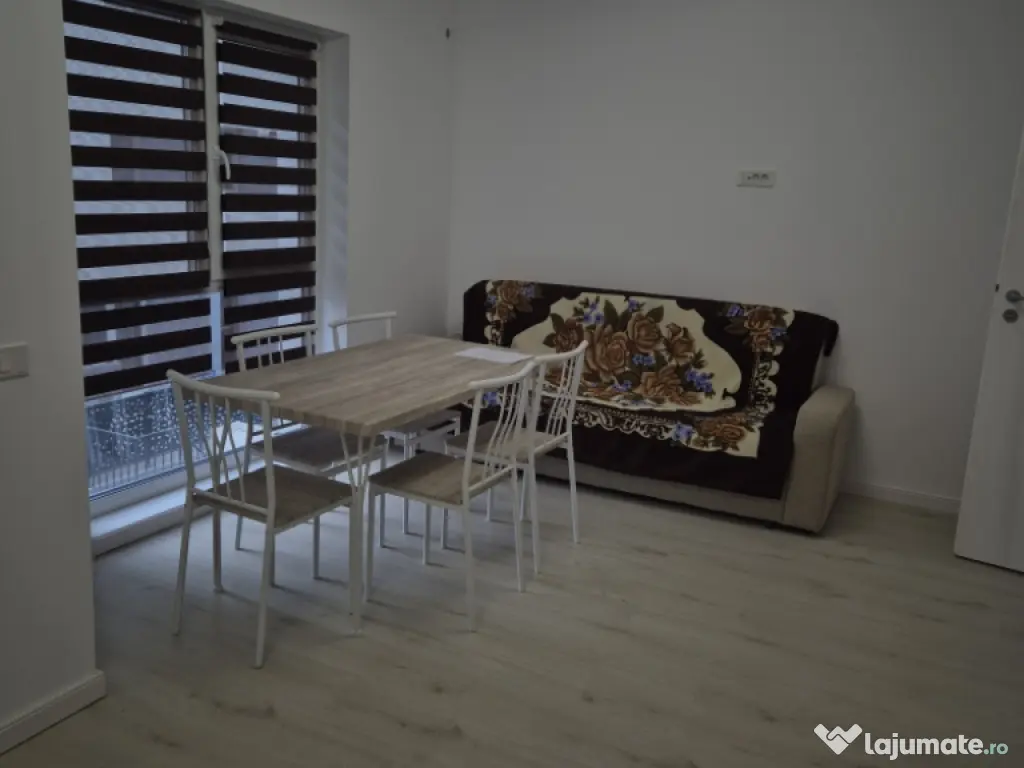 Închiriez apartament 
