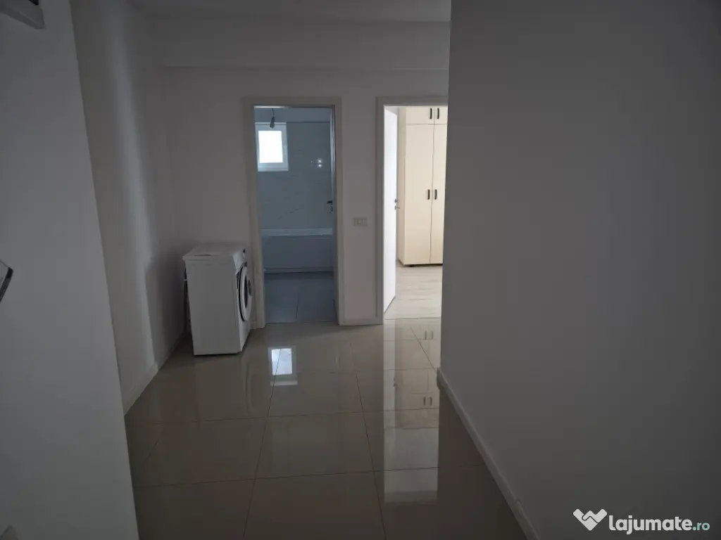Închiriez apartament 