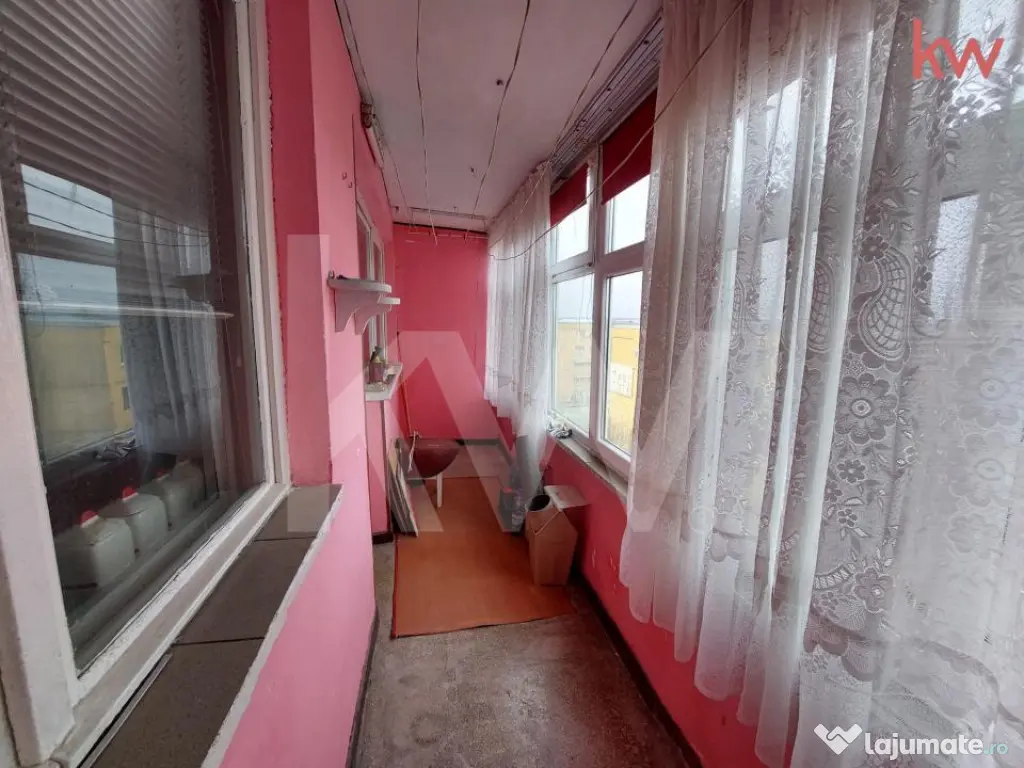 Apartament 3 camere decomandat • Sărari • vedere panora 