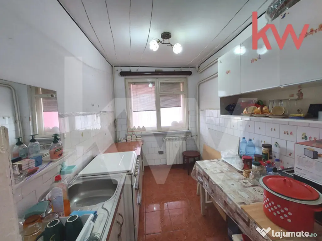 Apartament 3 camere decomandat • Sărari • vedere panora 