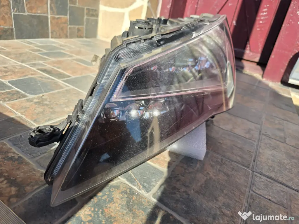 Far full led stanga Seat Leon 