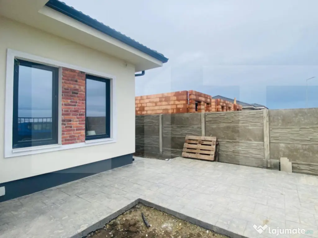 Duplex pe parter 3 camere Mosnita Noua 