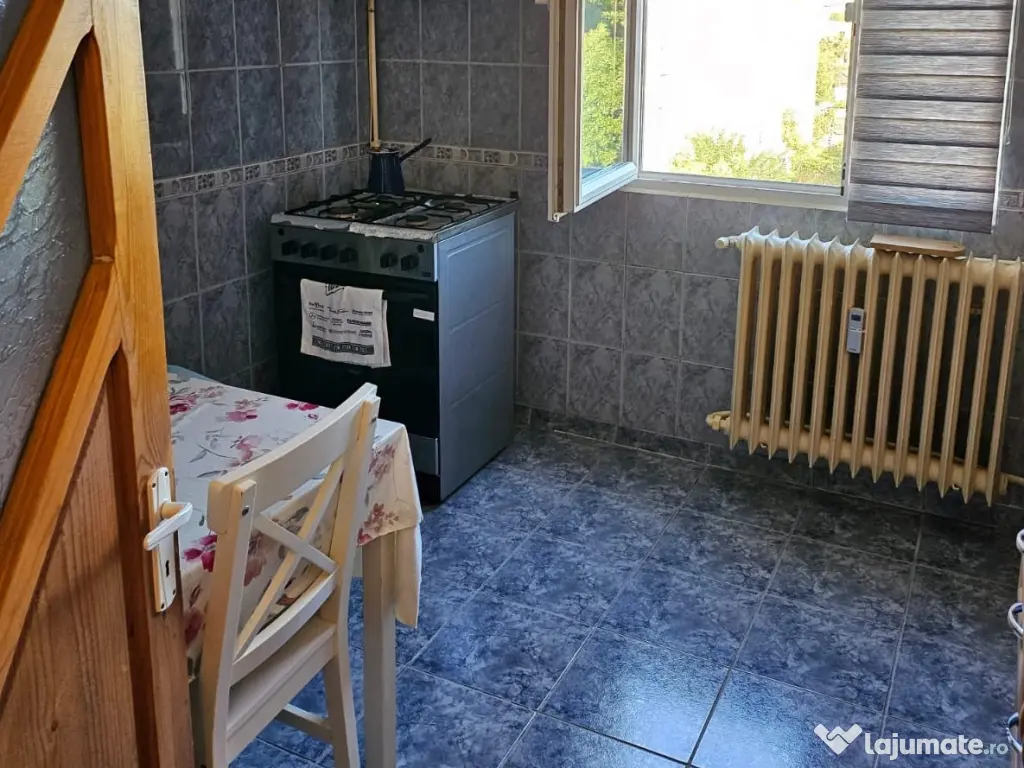 Apartament 3 camere, Craiova - Mc Donald's - Dezrobirii 