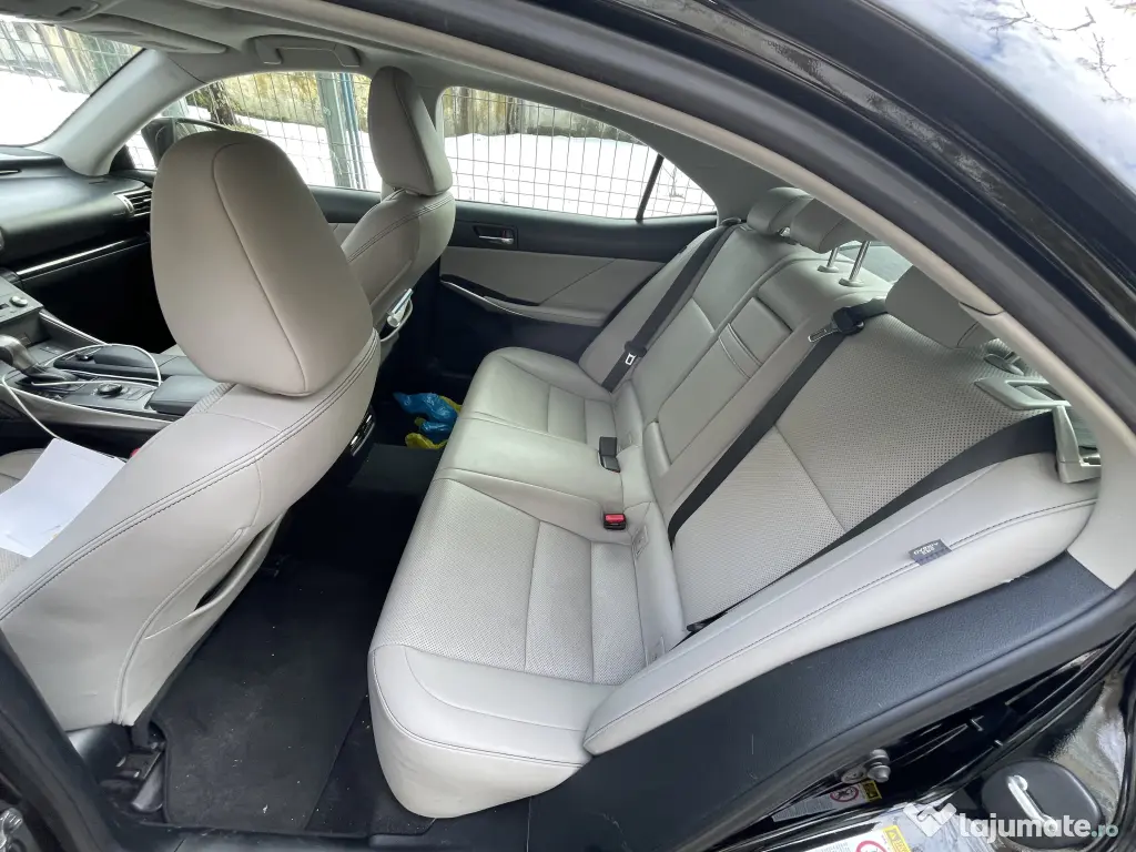 Lexus is 200t benzina 240 cp 2016 107 000km 