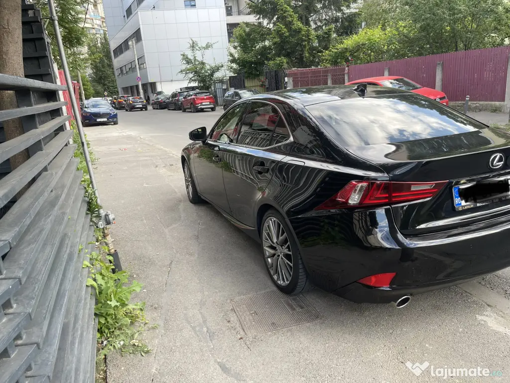 Lexus is 200t benzina 240 cp 2016 107 000km 
