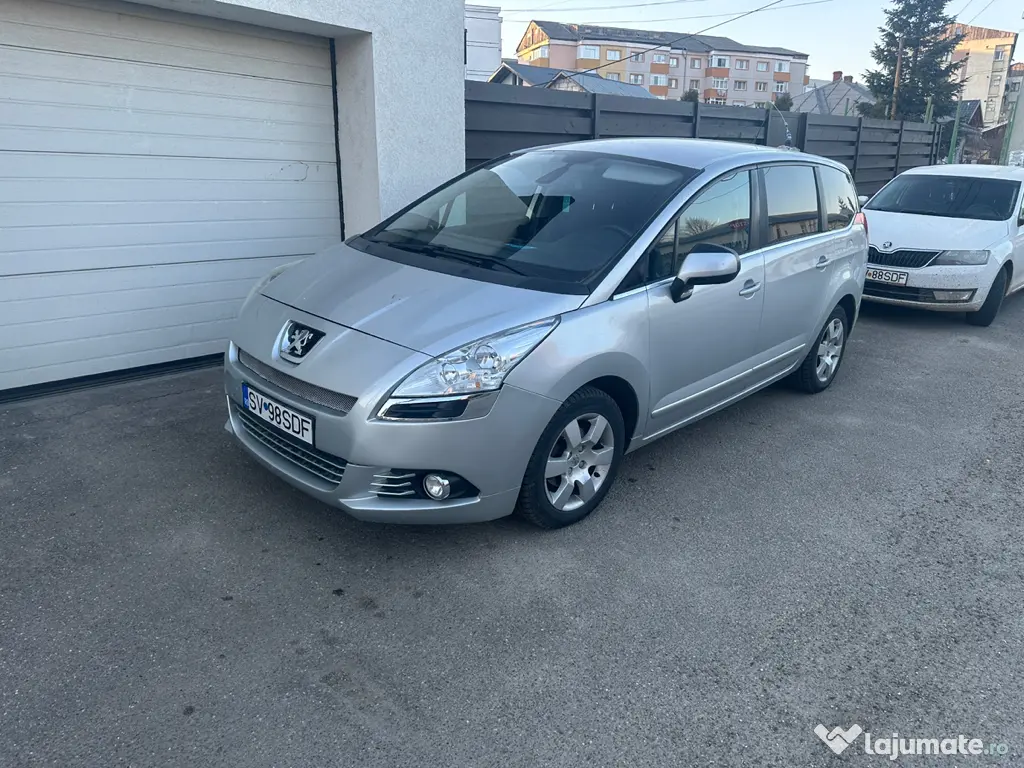 Vând Peugeot 5008 