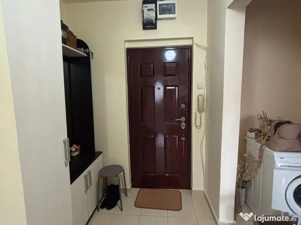 Vând apartament cu o cameră tip DP Rogerius 