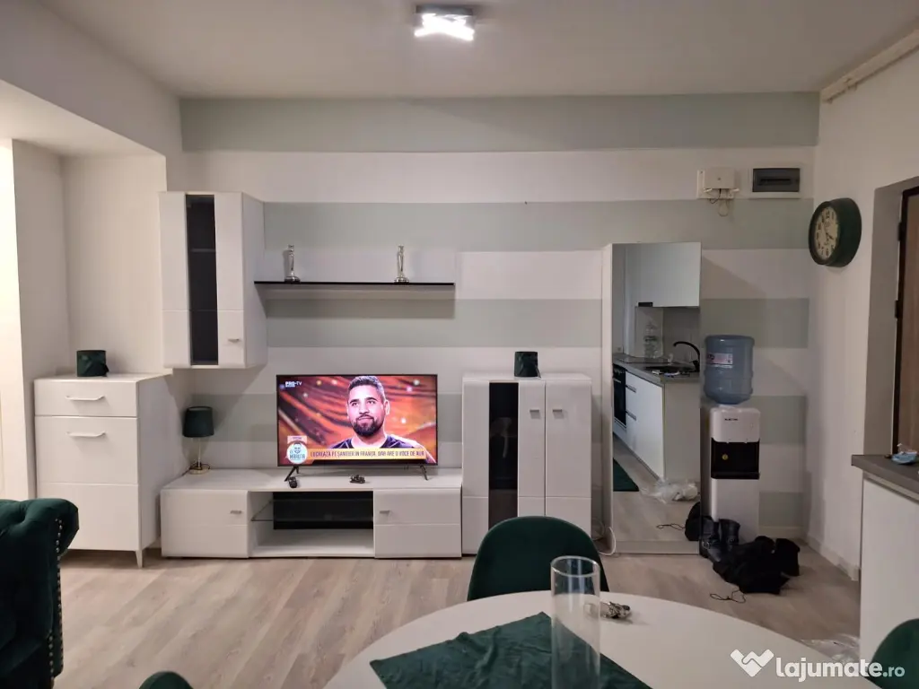 Închiriez  apartament Mamaia sat în 