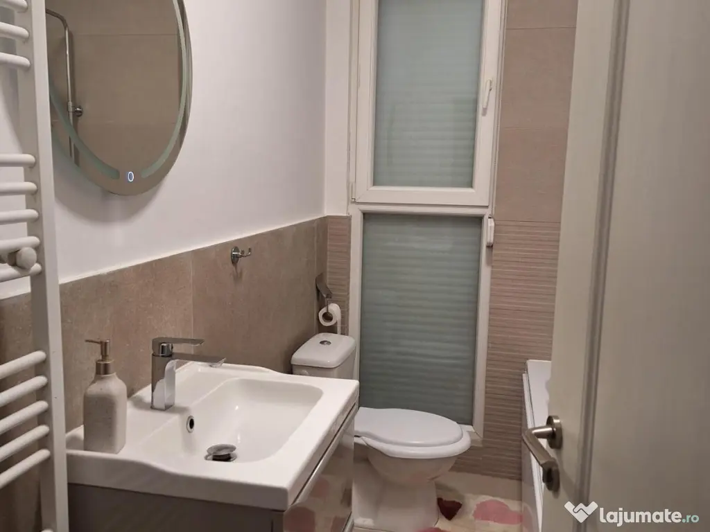 Închiriez  apartament Mamaia sat în 