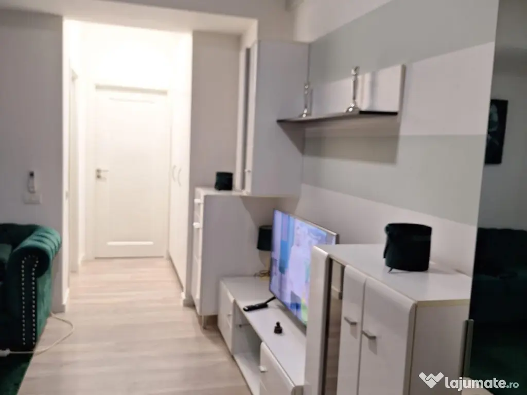 Închiriez  apartament Mamaia sat în 