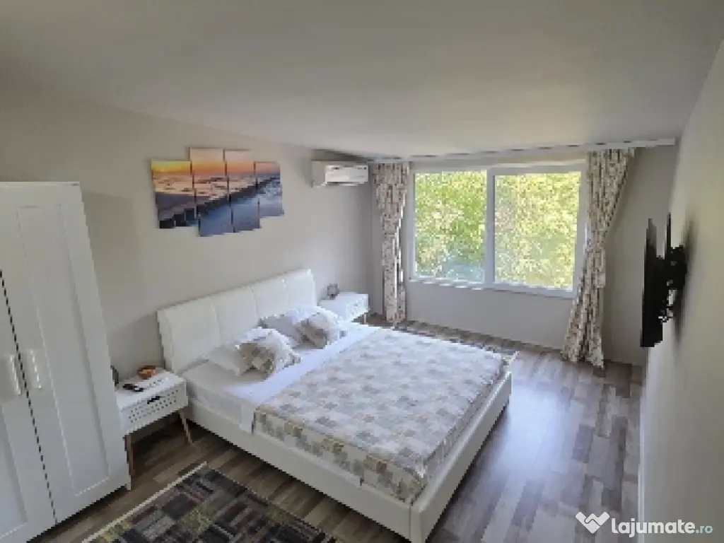 Pensiune pe malul marii 