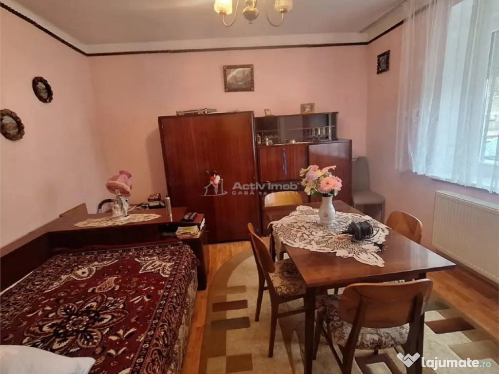 Bocsa Romana, Casa cocheta cu Gradina. 