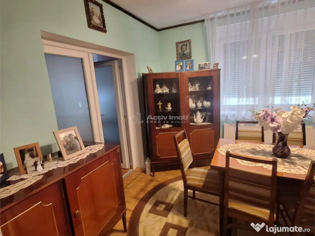 Bocsa Romana, Casa cocheta cu Gradina. 