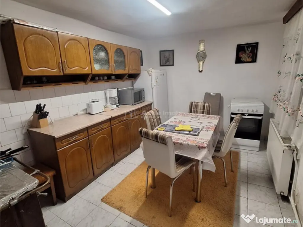 Bocsa Romana, Casa cocheta cu Gradina. 