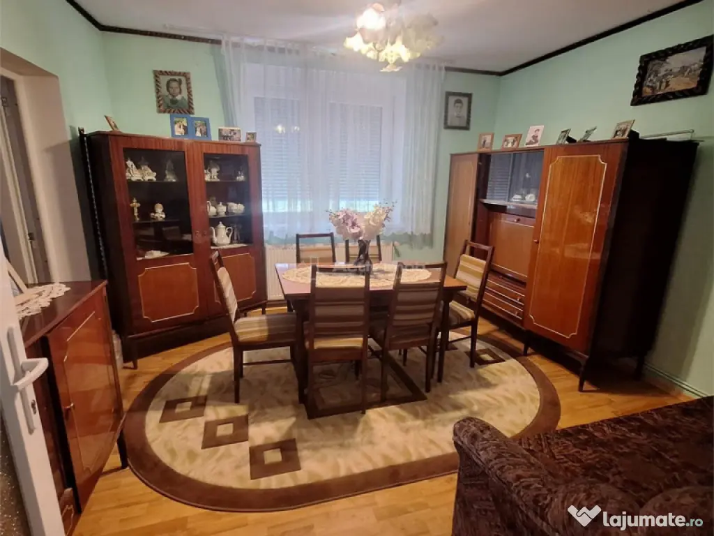 Bocsa Romana, Casa cocheta cu Gradina. 