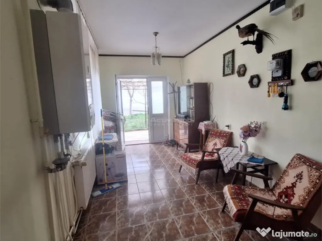 Bocsa Romana, Casa cocheta cu Gradina. 