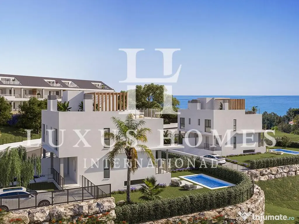 Penthouse cu piscină și priveliști spre mare, situată într-o zonă privilegiată 