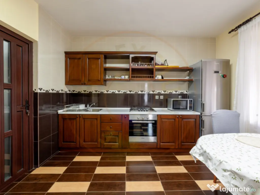 Casă cu 3 dormitoare de închiriat | Prundu Mic | Teren 780 