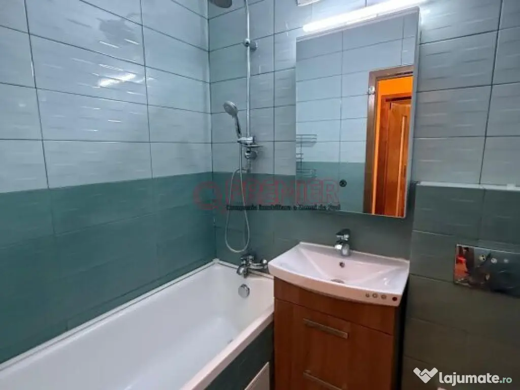 Sector 4 - Aleea Resita - Apartament 3 camere - disponibil 