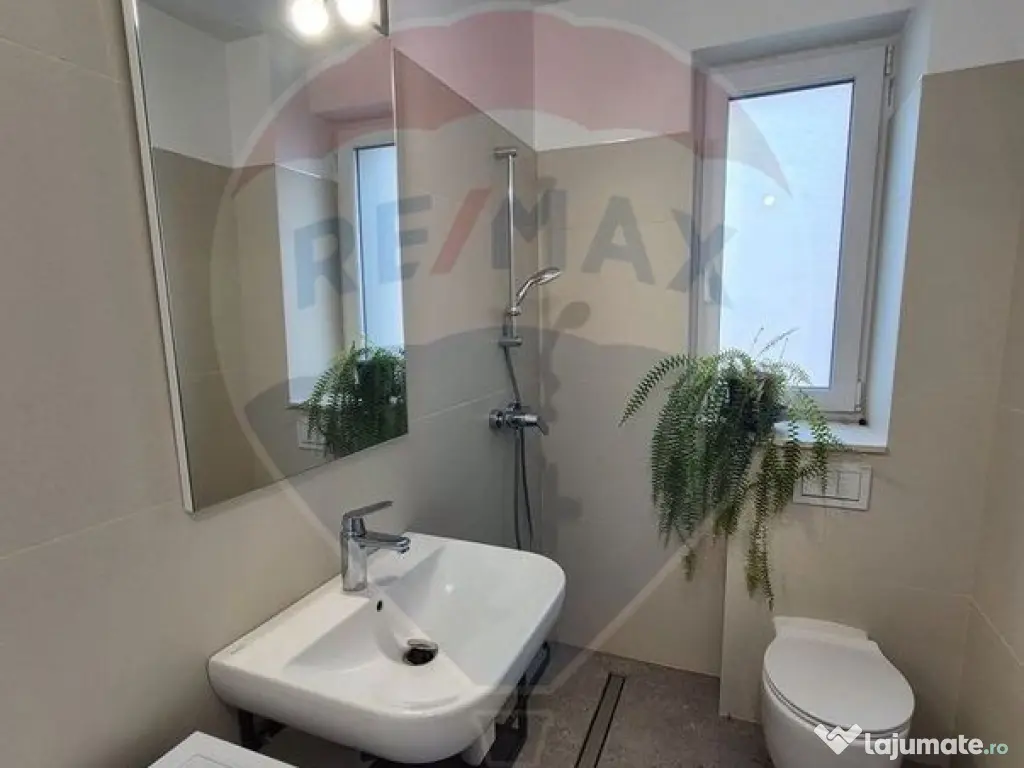 Apartament cu 3 camere de inchiriat, zona Europa 