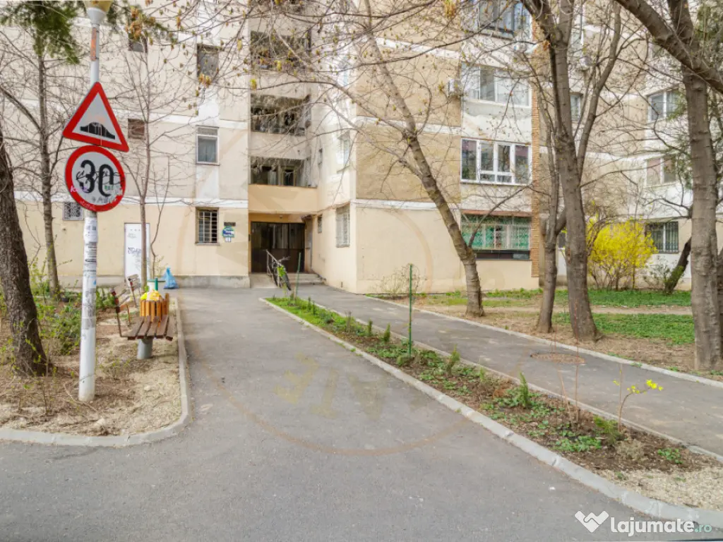 Apartament 3 camere 800 m metrou Raul Doamnei 