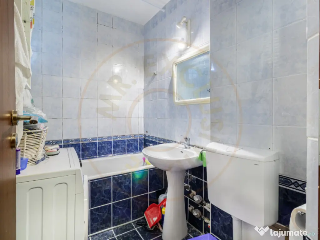 Apartament 3 camere 800 m metrou Raul Doamnei 