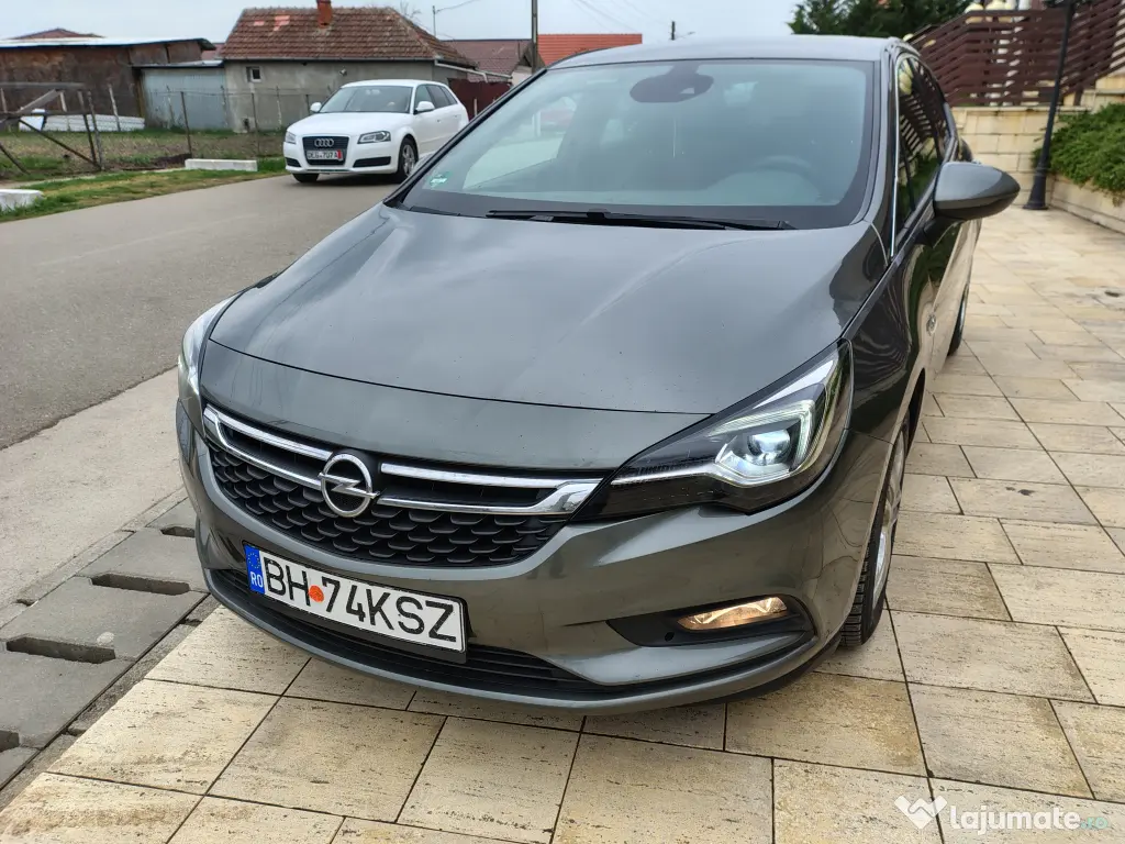 Vând sau schimb cu Zafira C și cu defecte 