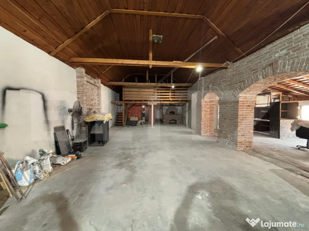 Spatiu comercia de inchiriat. 