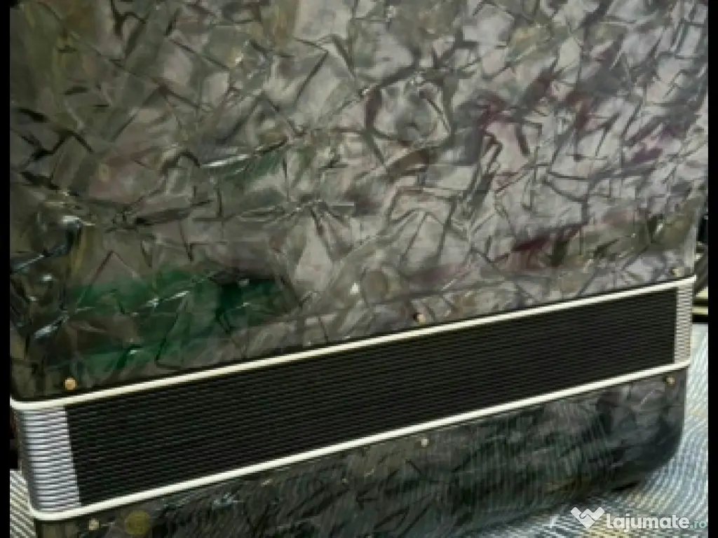 acordeon italian Stradivari.