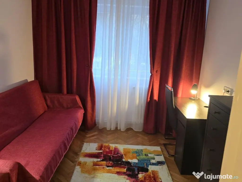 Apartament de vânzare, 3 camere și garaj, Deva, jud. Hunedoara 