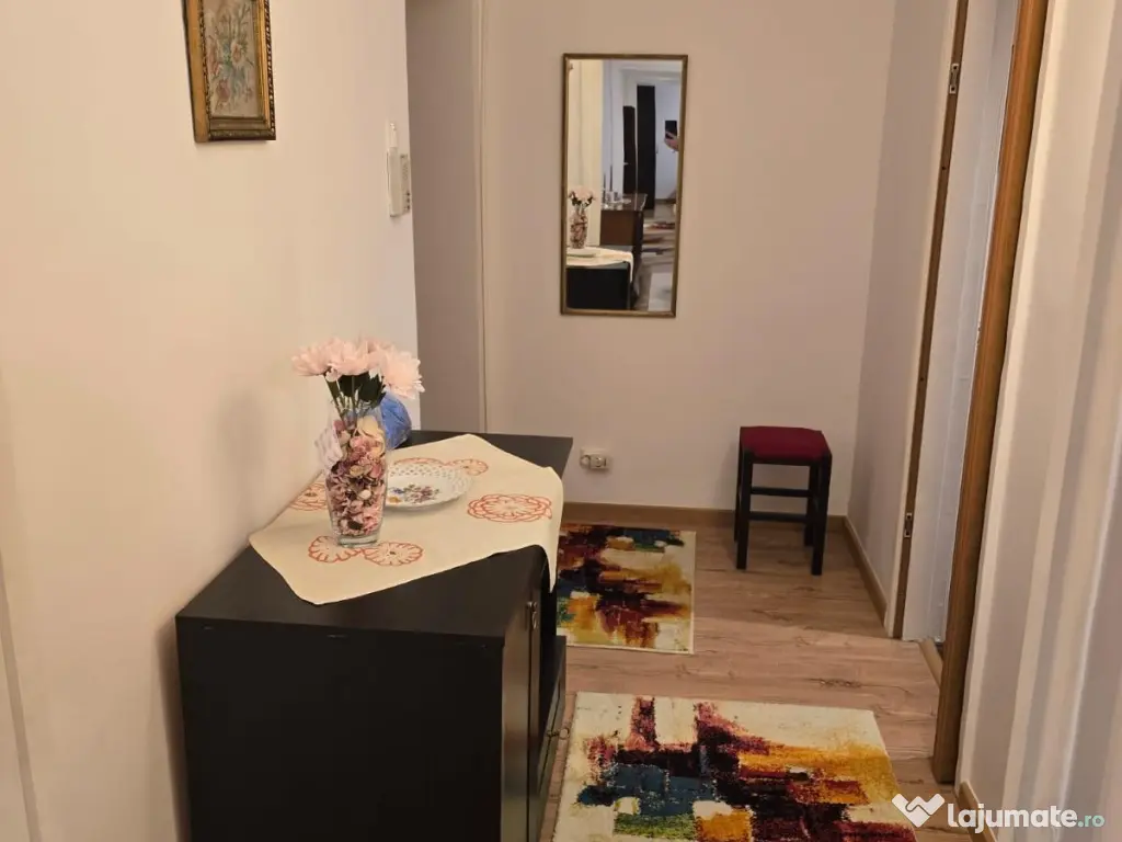 Apartament de vânzare, 3 camere și garaj, Deva, jud. Hunedoara 