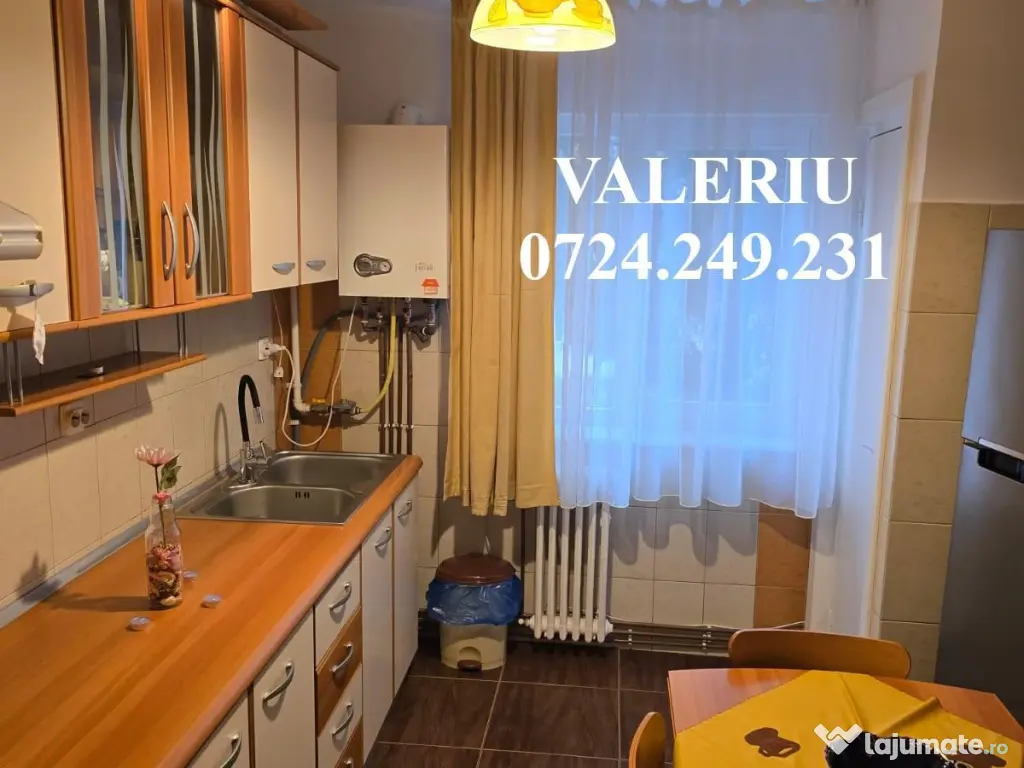 Apartament de vânzare, 3 camere și garaj, Deva, jud. Hunedoara 