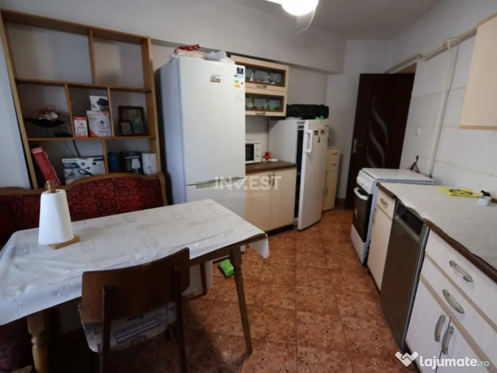 Apartament de vanzare, 4 camere, decomandat, zona Pacurari-P 