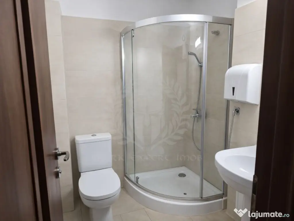 Apartament 4 camere, spațios, zona Ultracentral - 