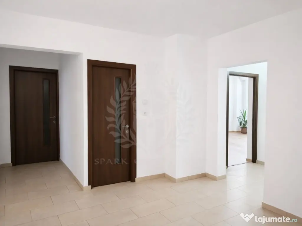 Apartament 4 camere, spațios, zona Ultracentral - 